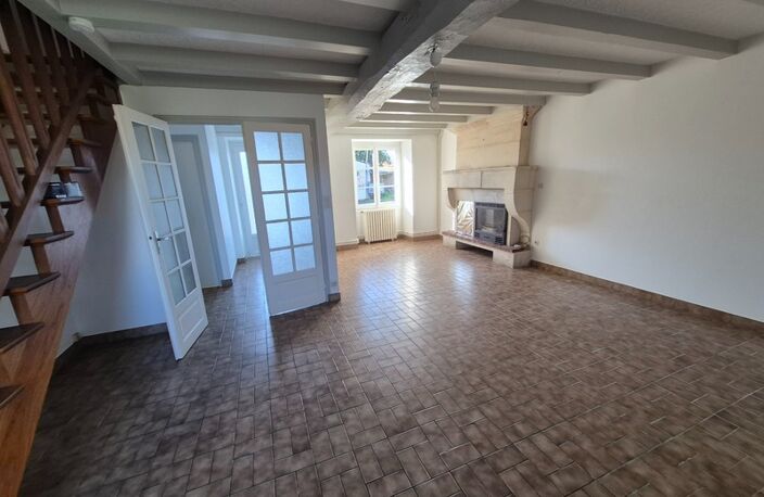 Maison familiale au calme – Saint-Savinien – 3 chambres, bureau, garage et terrain — photo 2