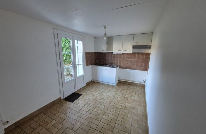 Maison familiale au calme – Saint-Savinien – 3 chambres, bureau, garage et terrain — photo 4