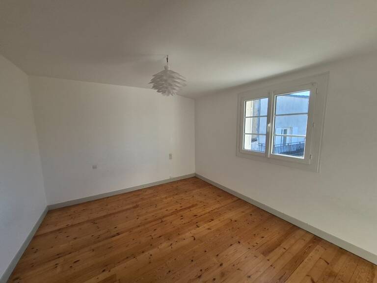 Maison familiale au calme – Saint-Savinien – 3 chambres, bureau, garage et terrain — photo 1