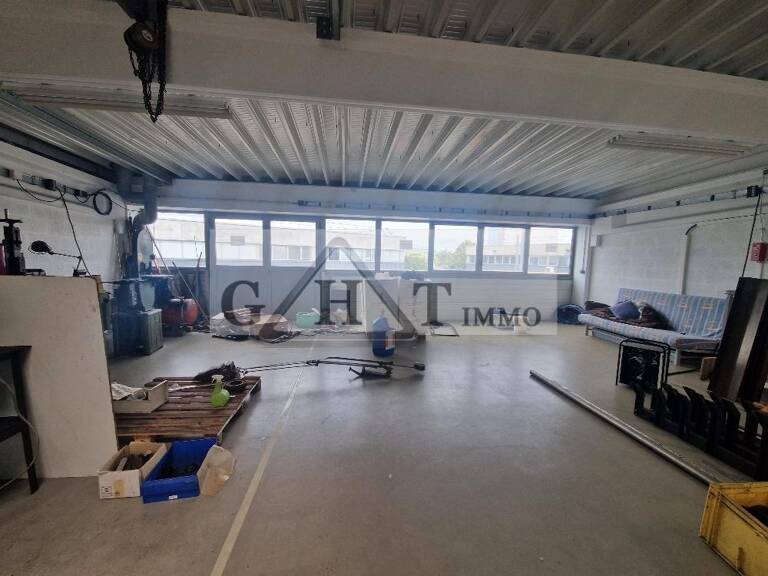 A VENDRE 280 M²  ENTREPOT ET BUREAUX A STAINS — photo 1