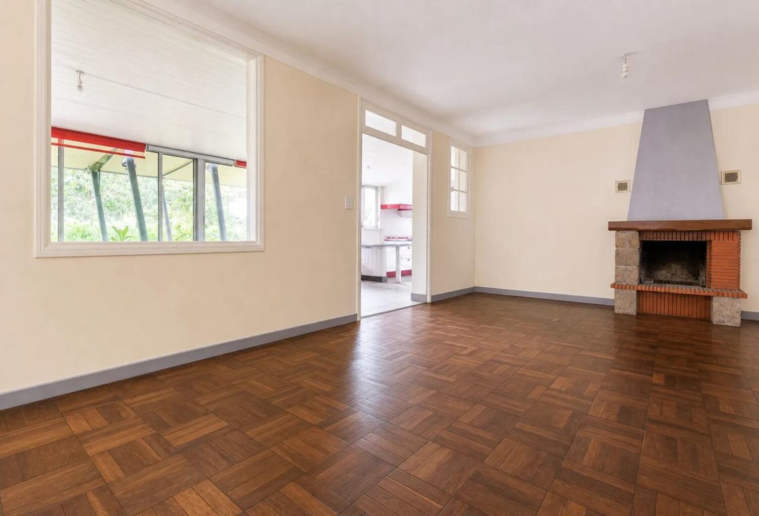Maison 6 pièces avec grand garage — photo 1