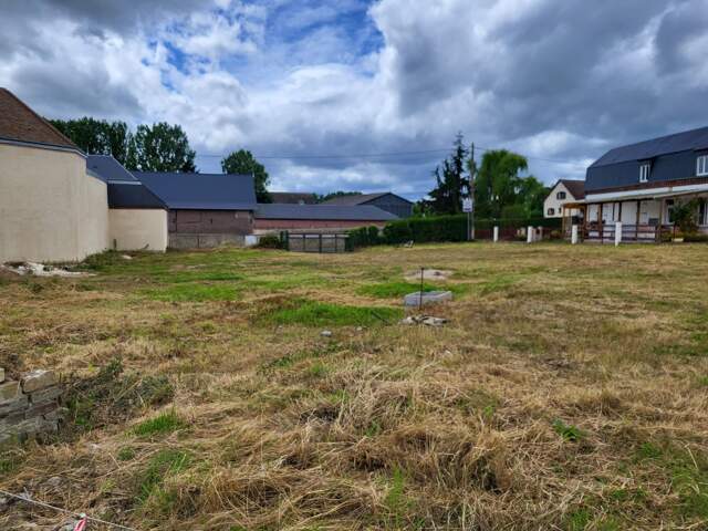 FAIRE OFFRE ! TERRAIN À BÂTIR DE 1 124 M² — photo du bien