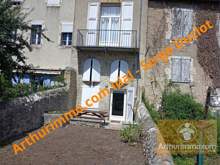 Appartement avec balcon et jardin — photo 1