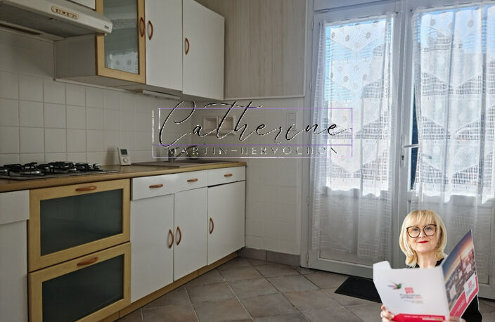 Maison de 145 m² hab / 153 m² au sol  à rénover sur parcelle de 388 m² avec garage — photo 2