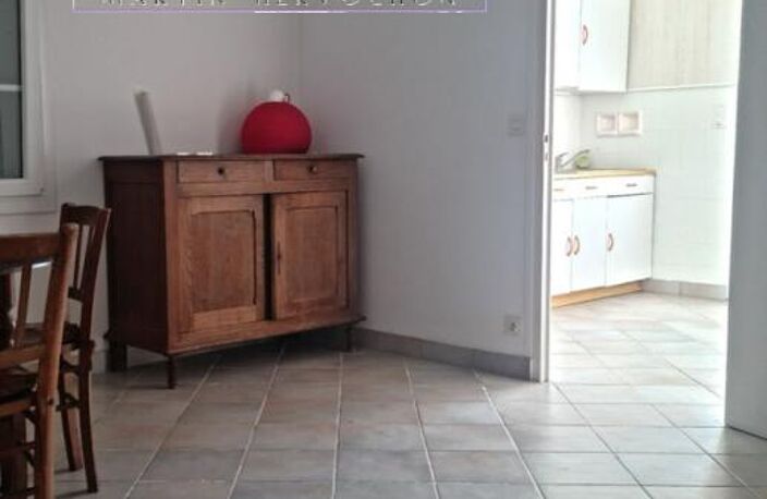 Maison de 145 m² hab / 153 m² au sol  à rénover sur parcelle de 388 m² avec garage — photo 3