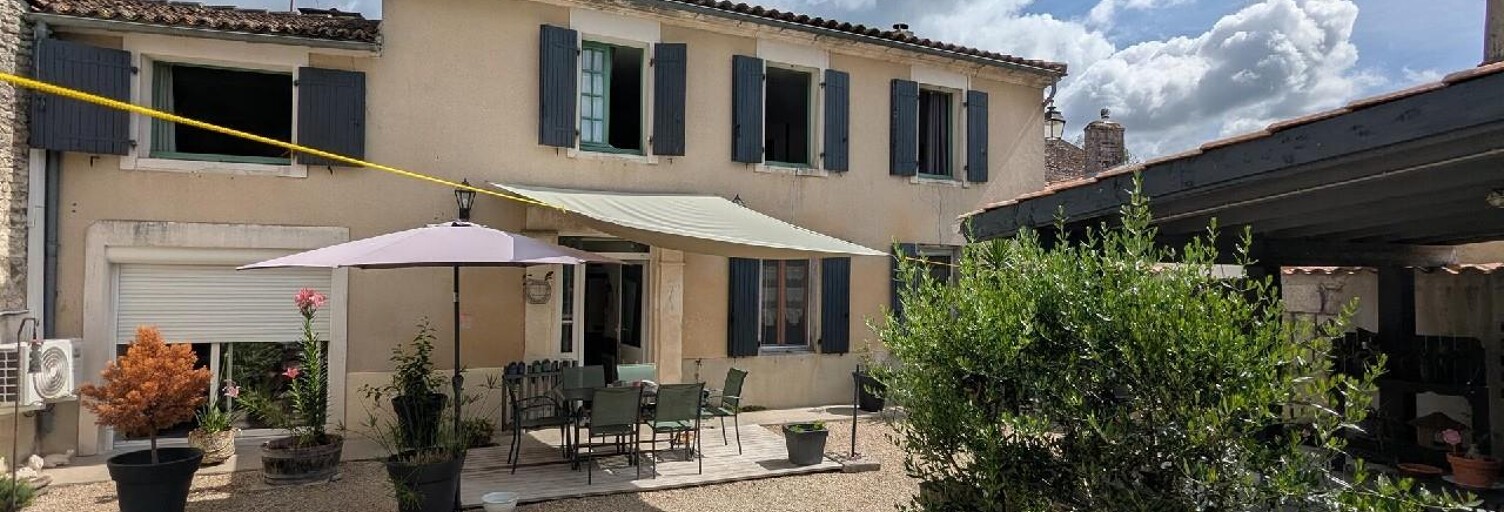 Maison 5 Pièces 170 m² à vendre à Salignac-sur-Charente (17800)