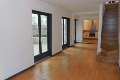 Appartement 3 pièces 810 €