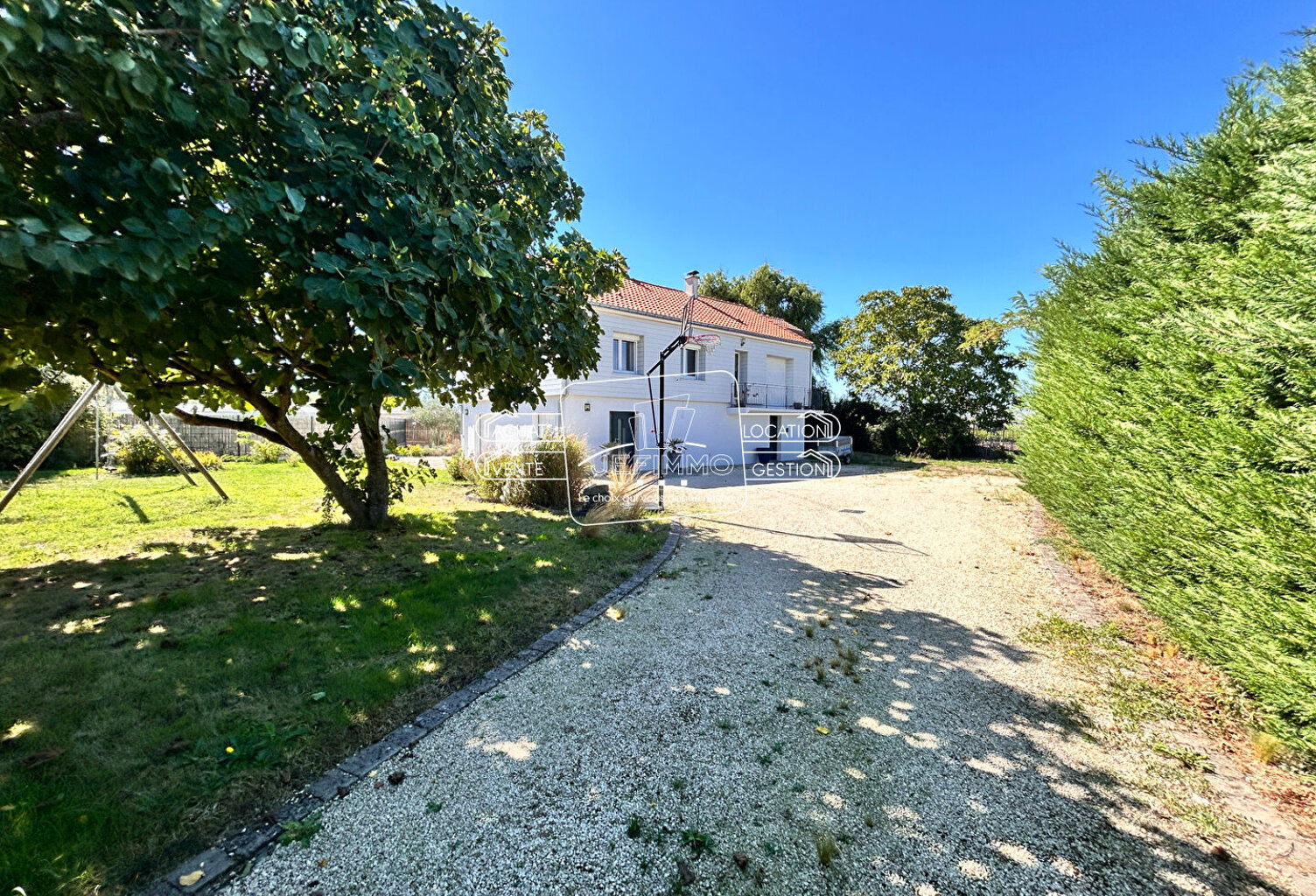 Maison Saint Julien De Concelles 7 pièce(s) 191.91 m2 — photo 1