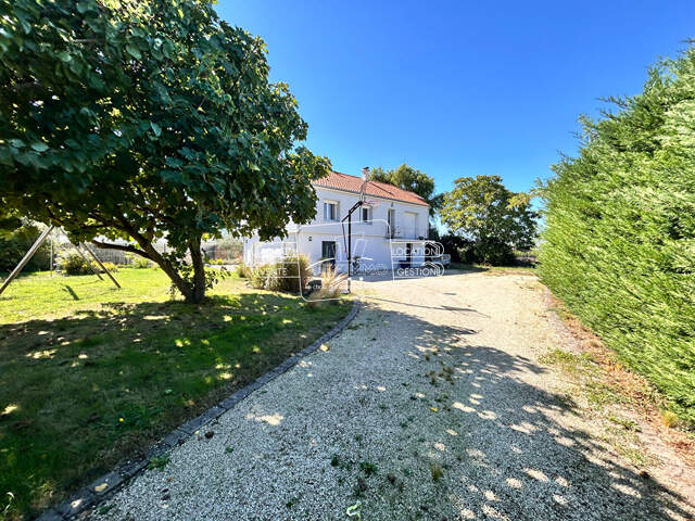 Maison Saint Julien De Concelles 7 pièce(s) 191.91 m2 — photo du bien