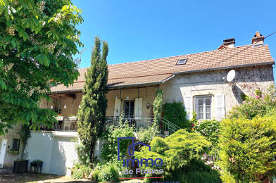 Appartement 7 pièces 220000 €