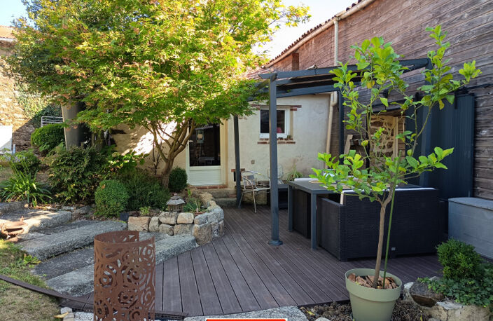 Vente maison 7 pièces 200 m² Pouzauges (85700) — photo 3