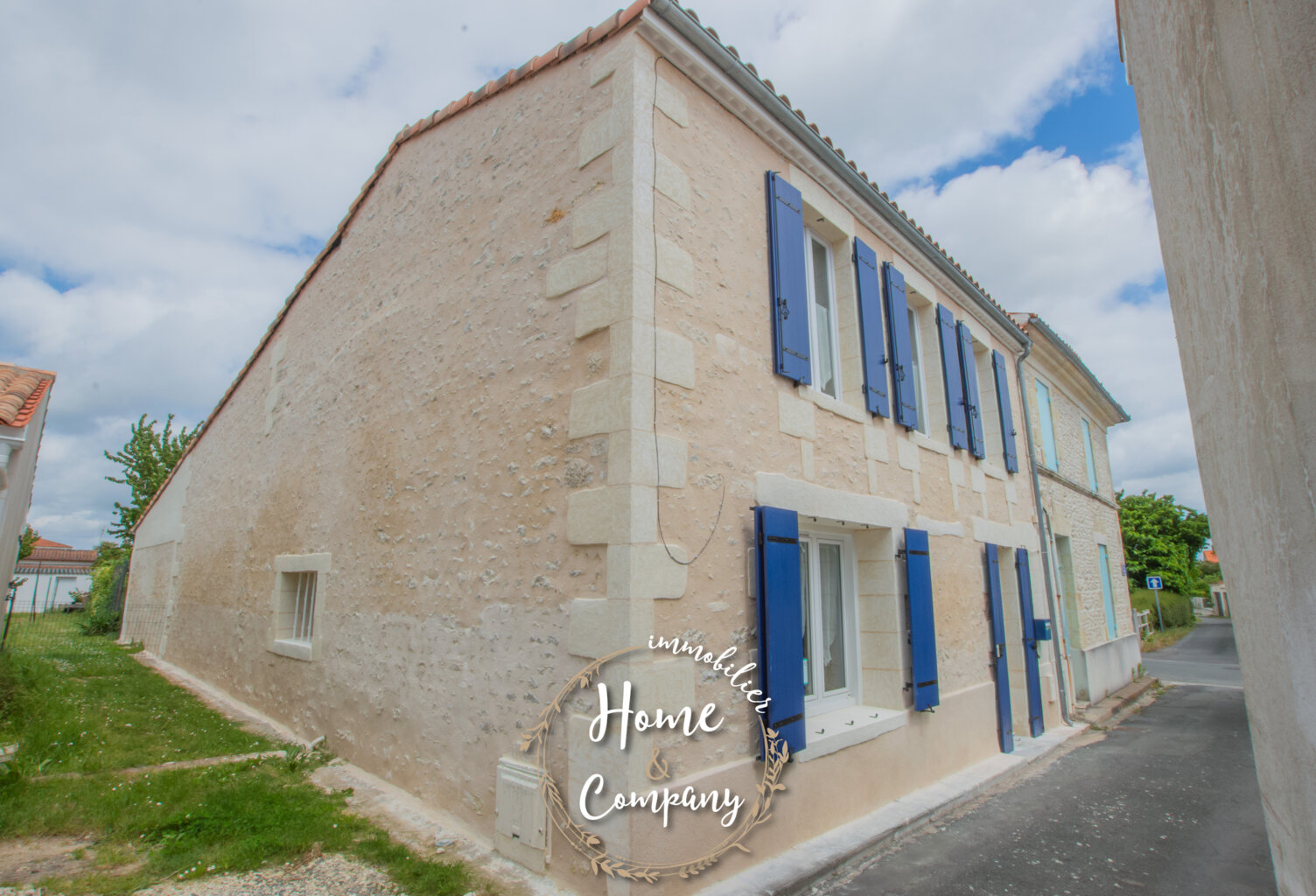 MESCHERS-SUR-GIRONDE - CHARENTAISE EN COEUR DE VILLE — photo 1