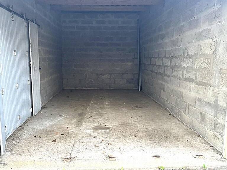 Garage GARAGE, Rue de la Marcellière — photo 1