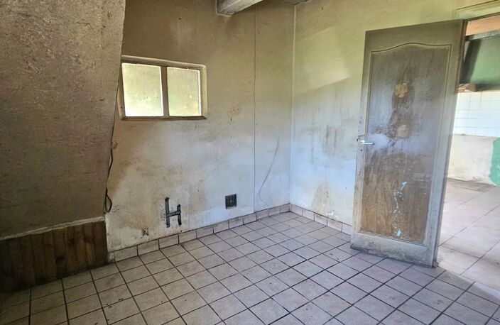 EXCLUSIVITÉ - CHARMANTE MAISON À RÉNOVER À PRAT - 2 CHAMBRES — photo 5