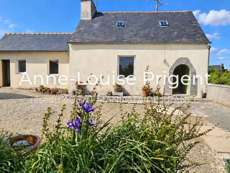 EXCLUSIVITÉ - CHARMANTE MAISON À RÉNOVER À PRAT - 2 CHAMBRES — photo 1