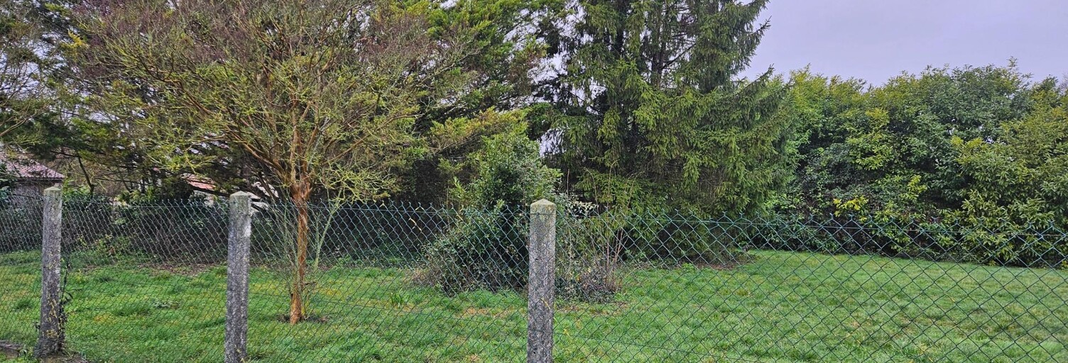 Terrain  1400 m² à vendre à Varaize (17400)
