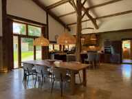 Un domaine d'exception en Dordogne avec trois maisons de caractère et deux granges — photo 3