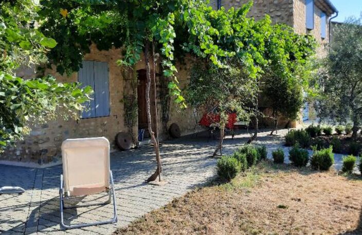Bâtisse Provençale  10 pièce(s)  de 243,07 m2 — photo 2