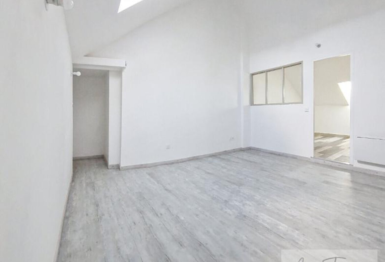 F3 — photo 1