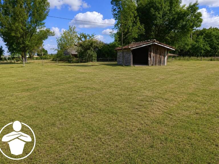 À vendre - Terrain à Monbalen — photo 1