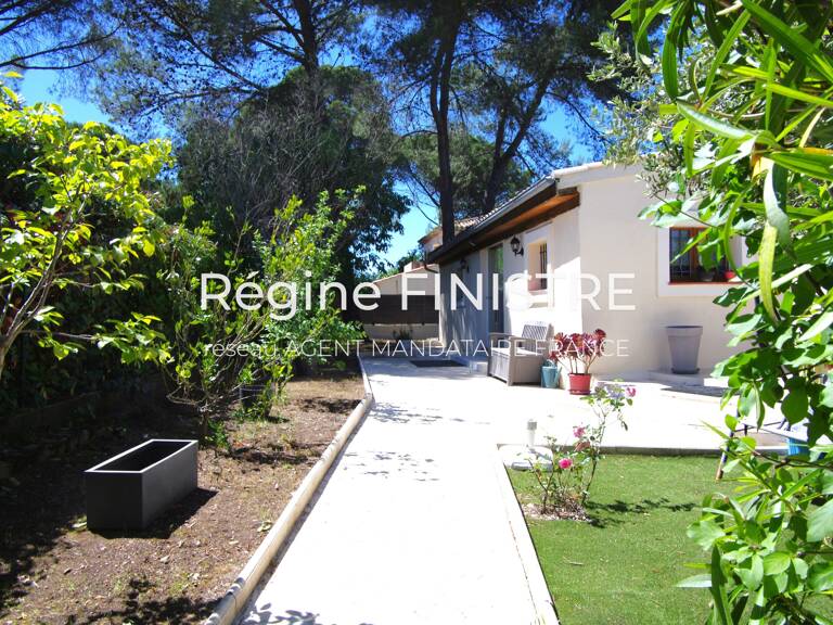LE MUY -MAISON -T5 RENOVEE  199 M2 -VUE DEGAGEE- TERRAIN 2158 M2 -DEPENDANCES -DPE B — photo 1