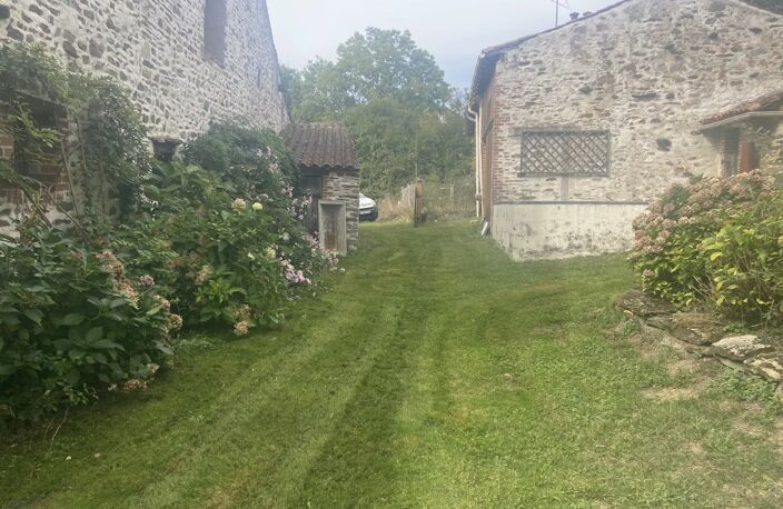 Maison de campagne, gîte, grange et jardins – Le Dorat - 87 — photo 3