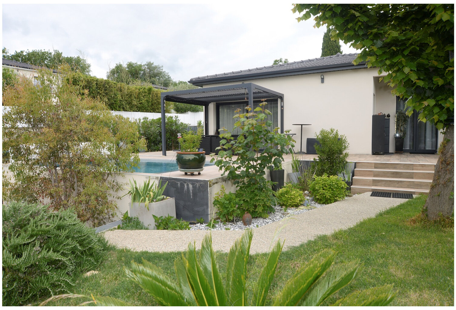 VILLA CONTEMPORAINE DE PLAIN-PIED 150 m2 - 4 chambres - DPE — photo 1