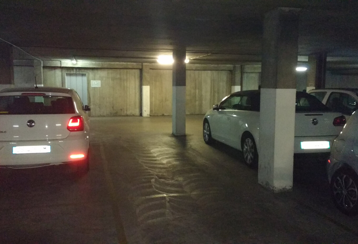 Parking couvert dans résidence sécurisée — photo 1