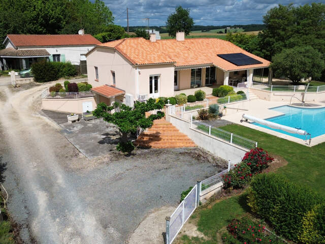 Ensemble immobilier comprenant 2 maisons sur 3 hectares de t — photo du bien