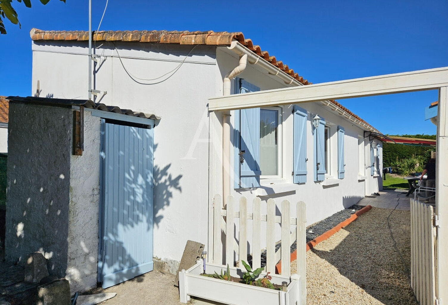 Maison - Château d'Oléron - Face à la mer. — photo 1