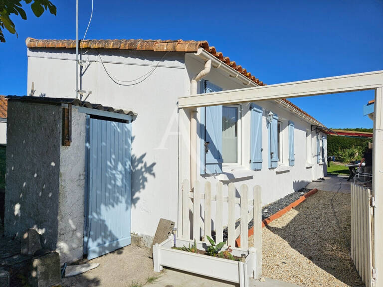 Maison - Château d'Oléron - Face à la mer. — photo 1