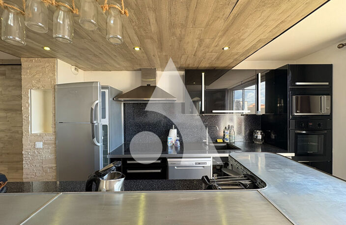 LOCATION MEUBLEE 4 PIECES TERRASSE DERNIER ETAGE — photo 4
