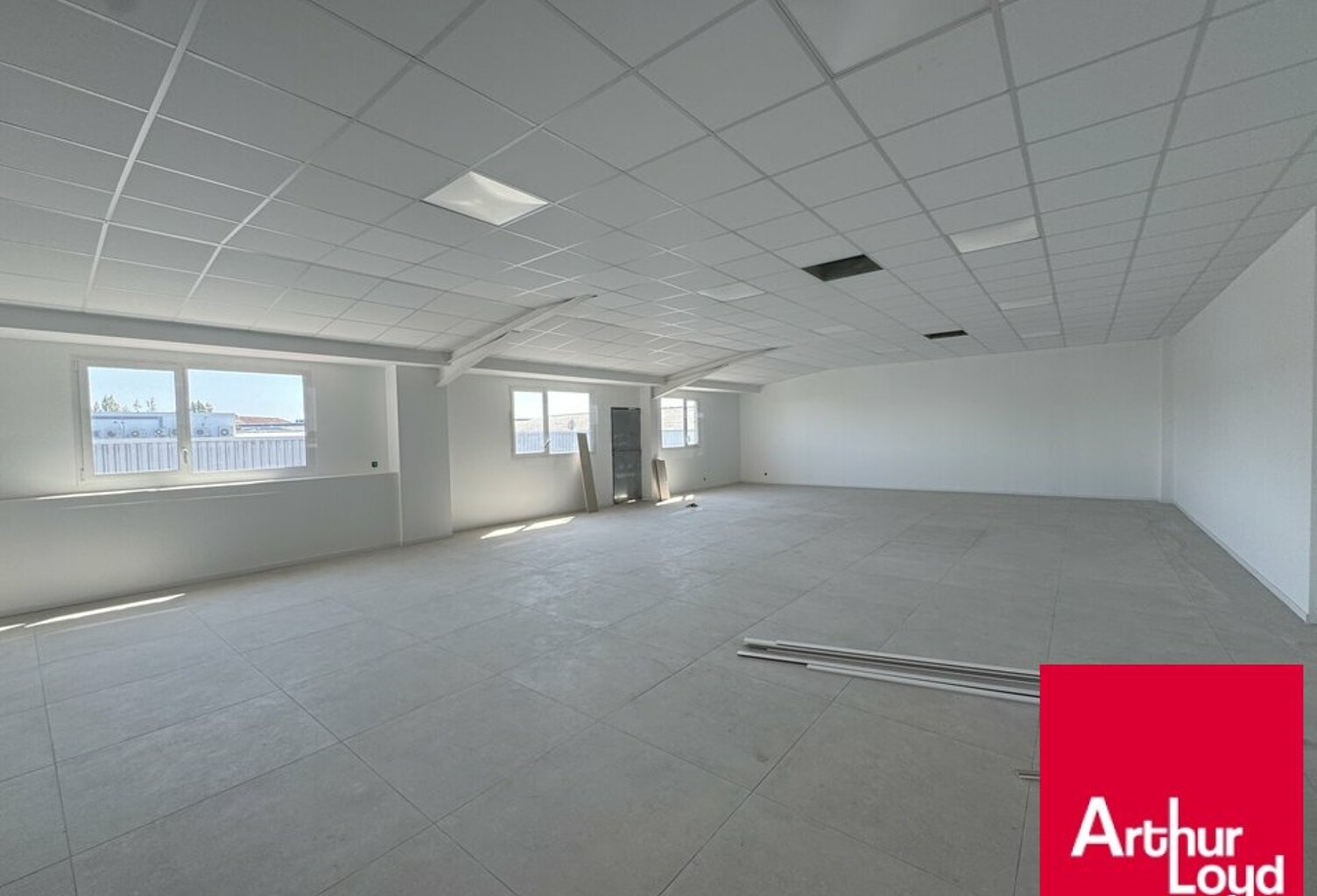 BUREAUX à LOUER — photo 1