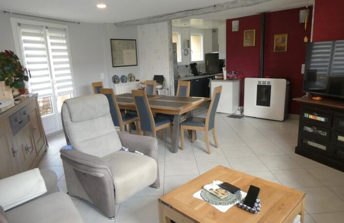 Quel joli lieu de vie, ou de villégiature ! A vendre Secteur FIGEAC 46100 maison, piscine et dépendances. — photo 4