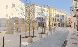 Commerce  91 m² à louer à Solliès-Pont (83210)