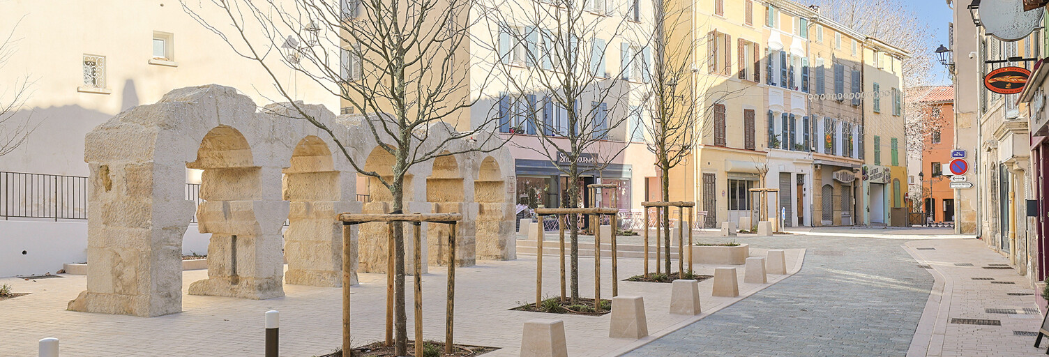 Commerce  91 m² à louer à Solliès-Pont (83210)