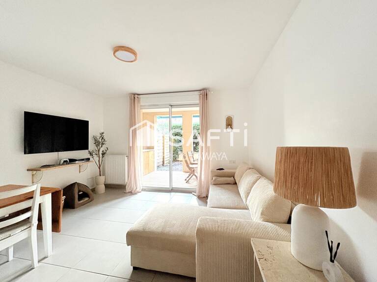 Appartement en RDJ rénové avec goût avec belle terrasse — photo 1