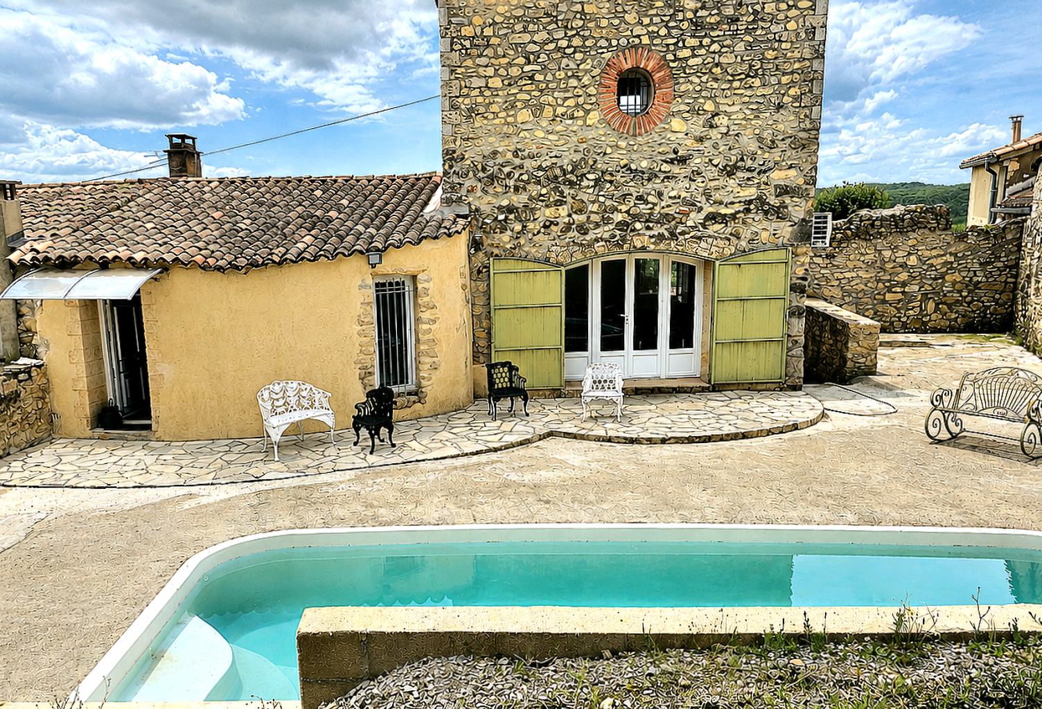 Maison de village avec terrasse tropézienne, piscine et garage — photo 1