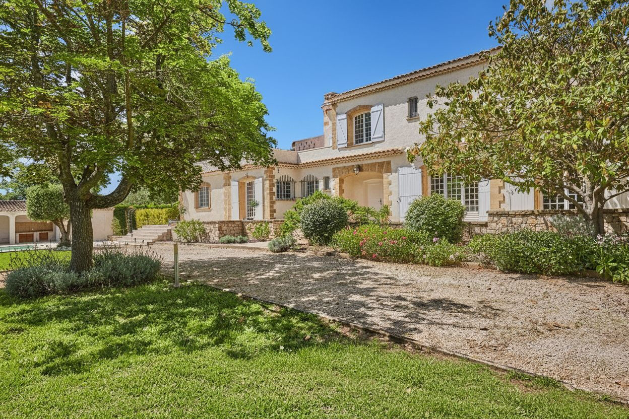 Villa / Maison  T9 à vendre Aix-en-Provence 13090