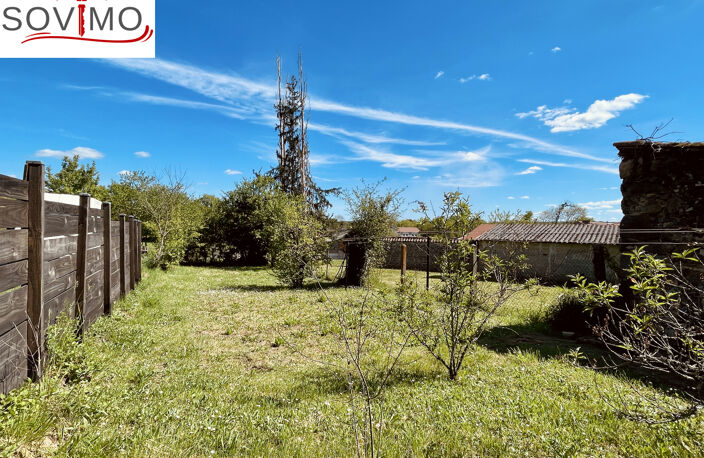 MAISON DE VILLAGE SUR SOUS SOL AVEC GRANGE, COUR ET JARDIN — photo 3
