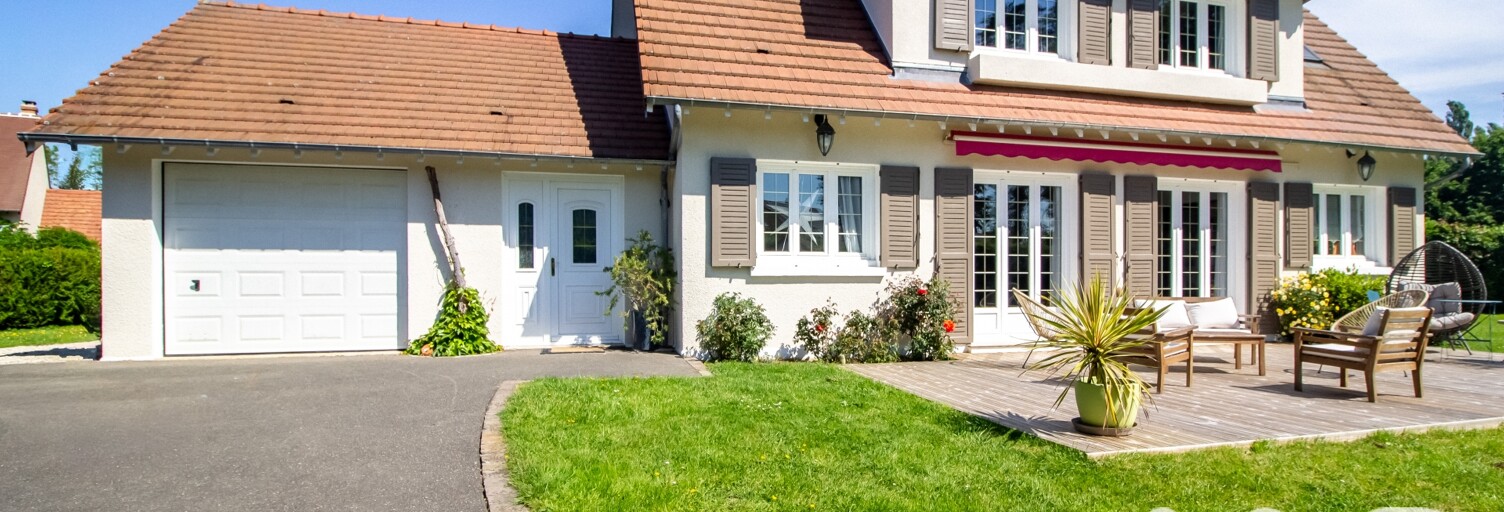 Maison 9 Pièces 193 m² à vendre à Maule (78580)