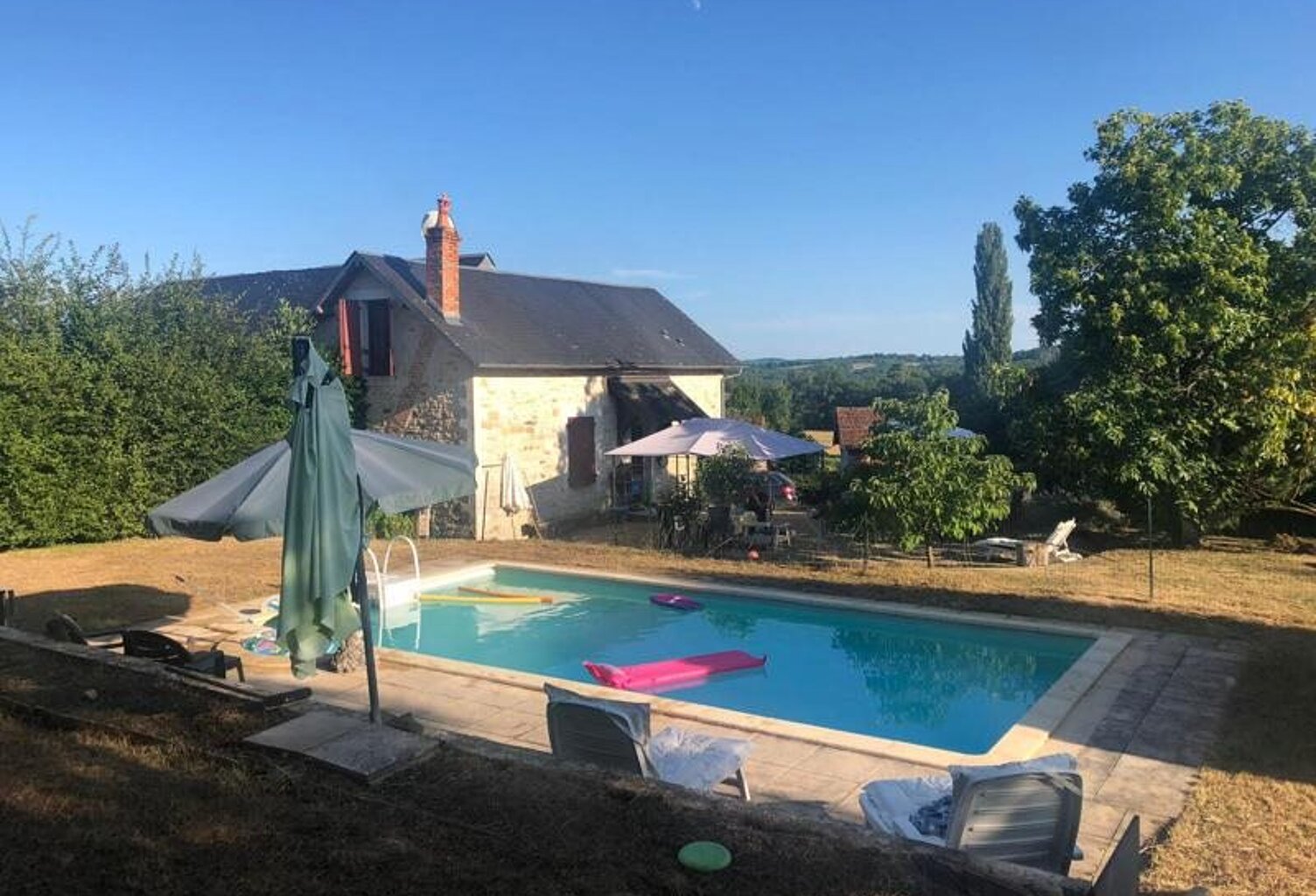Maison en pierre de 6 pièces principales — photo 1