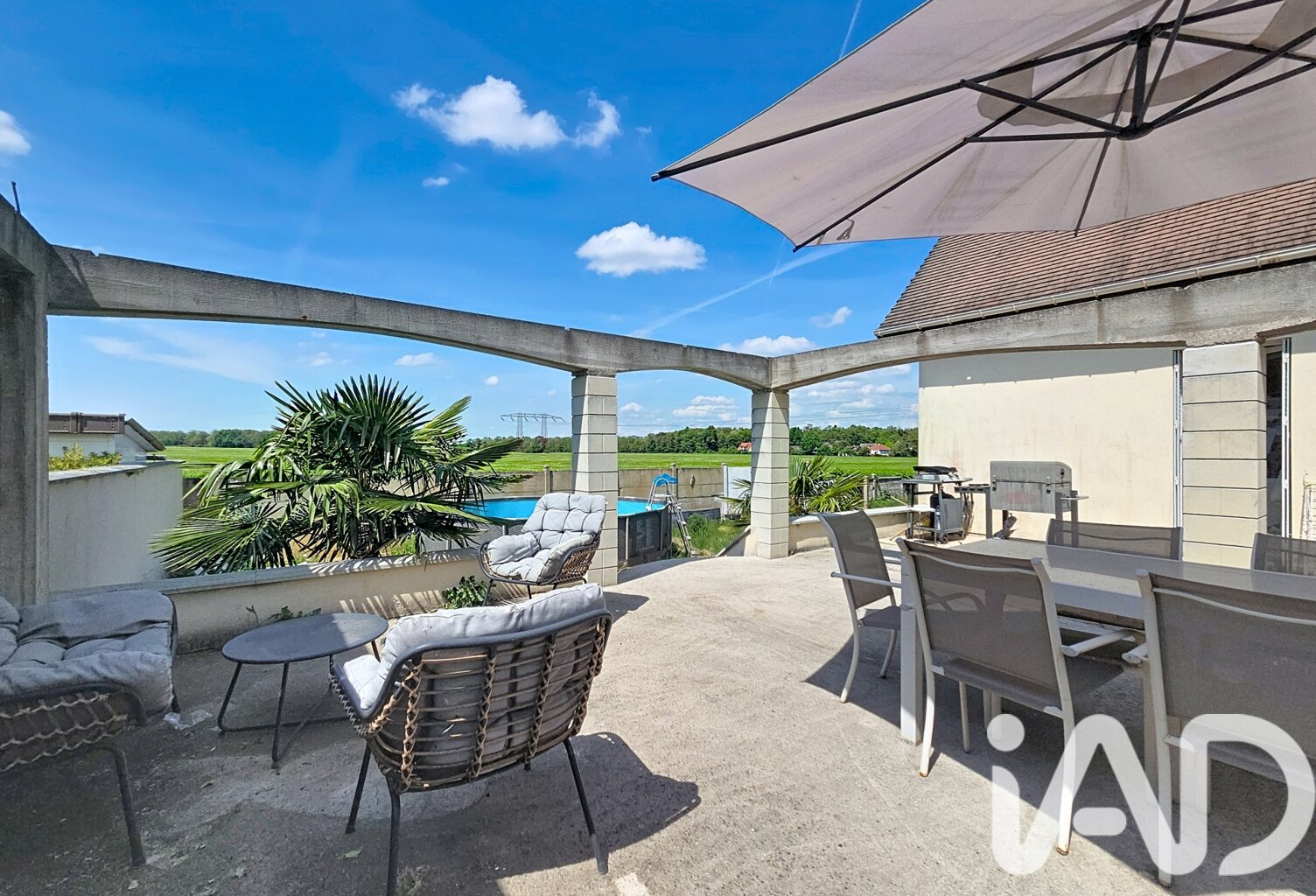 Vente Maison/villa 8 pièces — photo 1
