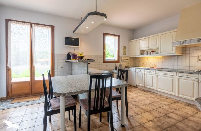 Vente maison 7 pièces 159 m² Massay (18120) — photo 5
