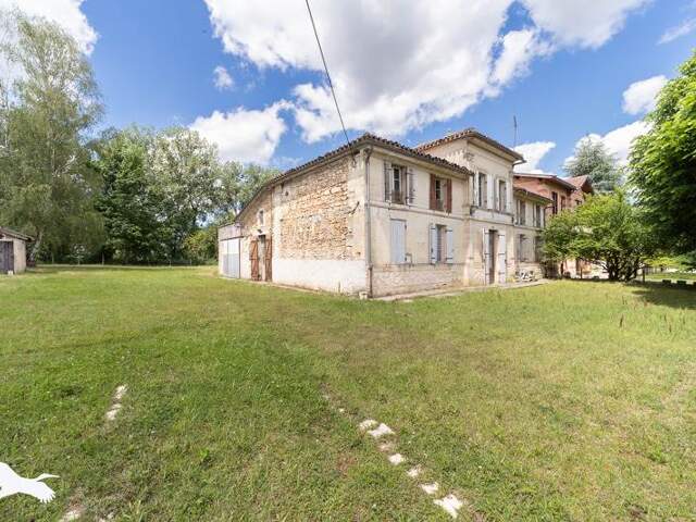 Maison en pierre de 5 pièces principales — photo du bien