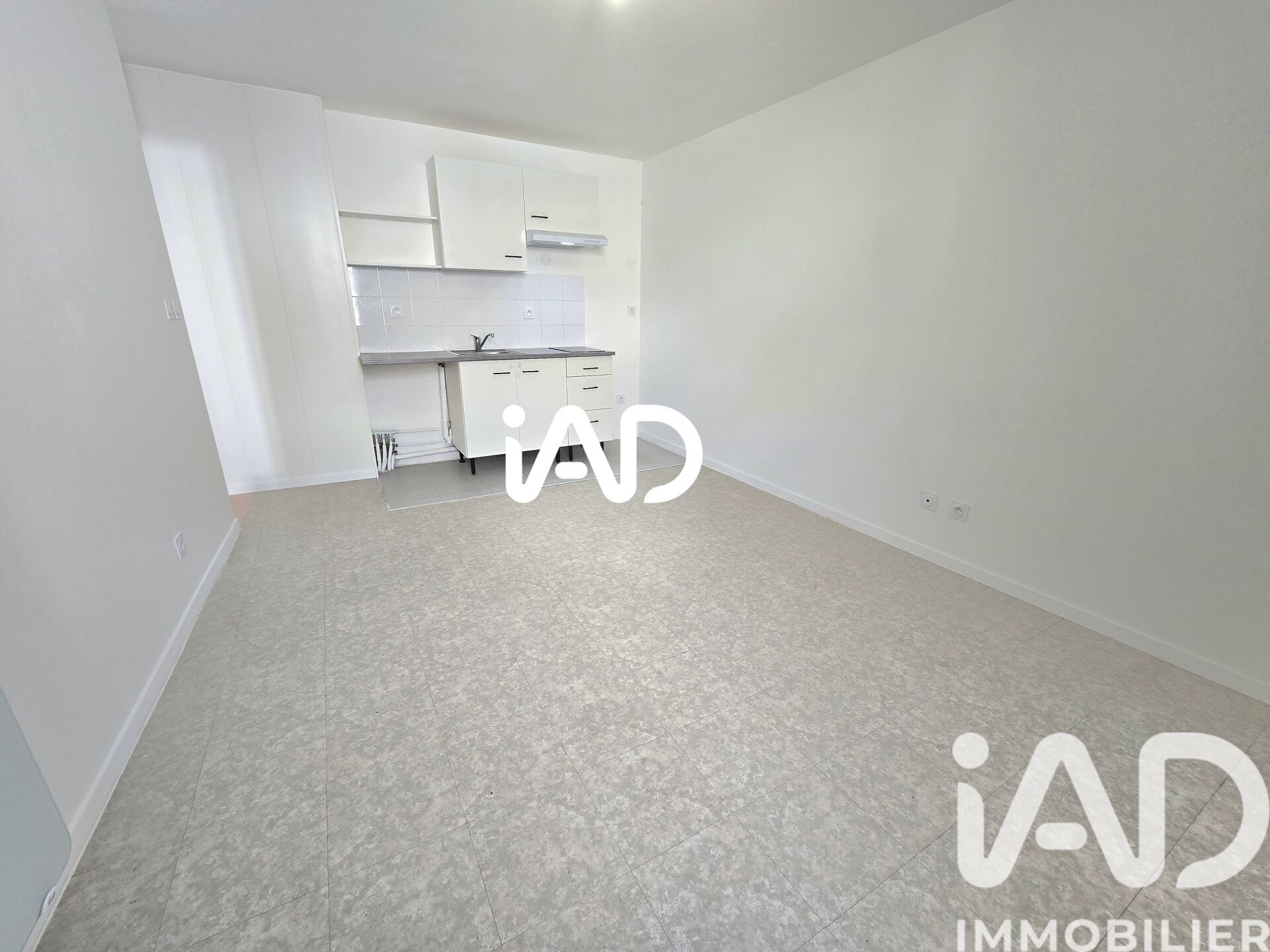 Location Appartement 3 pièces - Photo 2