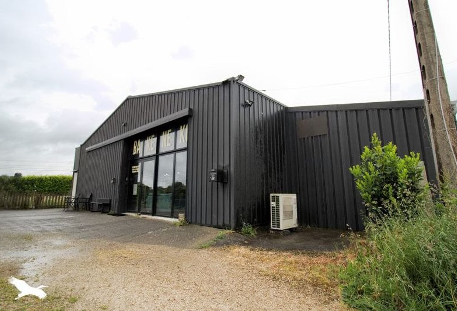 Grange de 5 pièces principales — photo 1