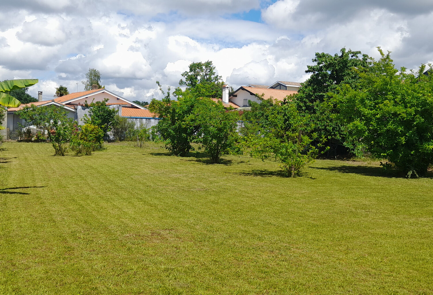 Beau terrain constructible en centre ville — photo 1