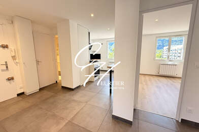 Appartement 3 pièces 700 €