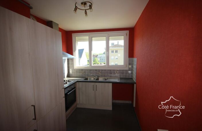 GIVET Appartement T4 (3 chambres) rénové, situé dans une rés — photo 2